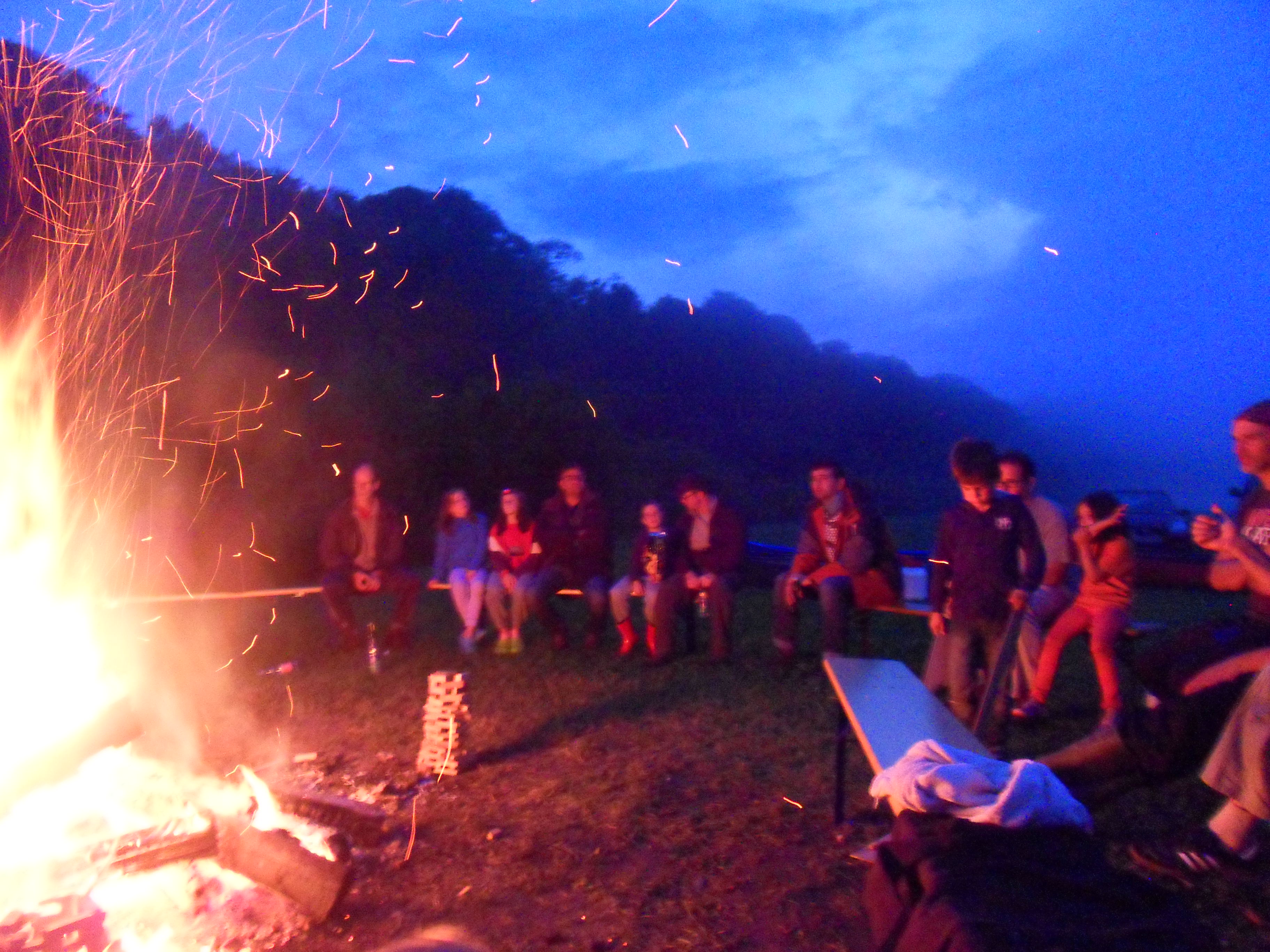 Am Lagerfeuer